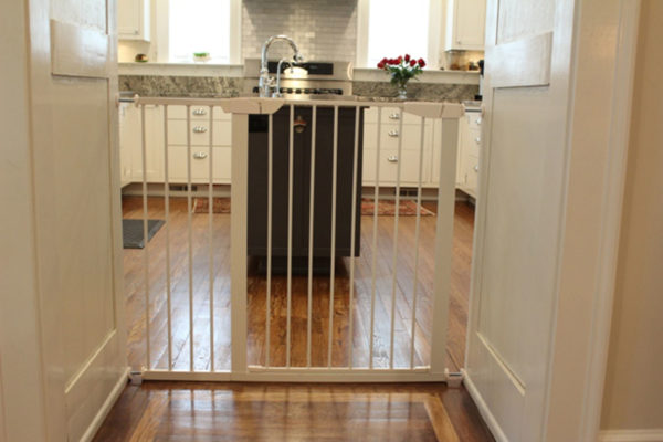 Pressure Mounted Pet and Baby Gate with Door - A Pet's World